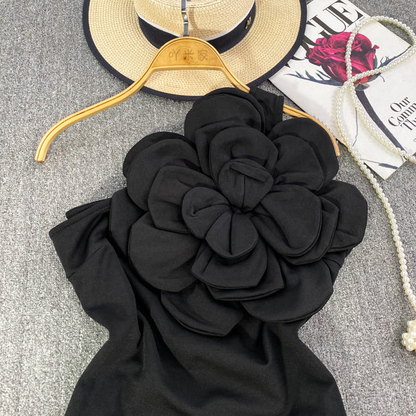 Top Cosima negru cu umar gol si floare tridimensionala
