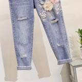 Set Berdine negru compus din tricou si pantaloni cu detalii florale