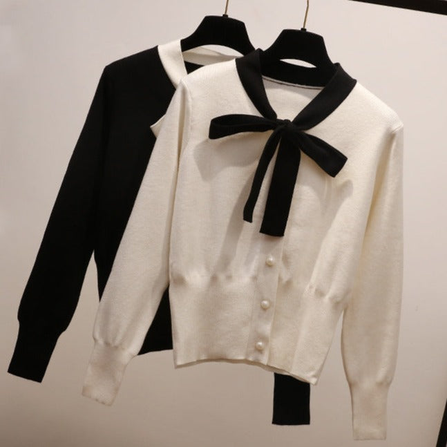 Bluza Carmela alba cu nod tip funda si perle