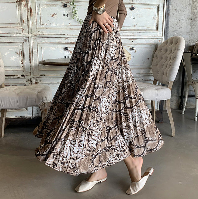 Fusta Tayla maro inchis cu animal print