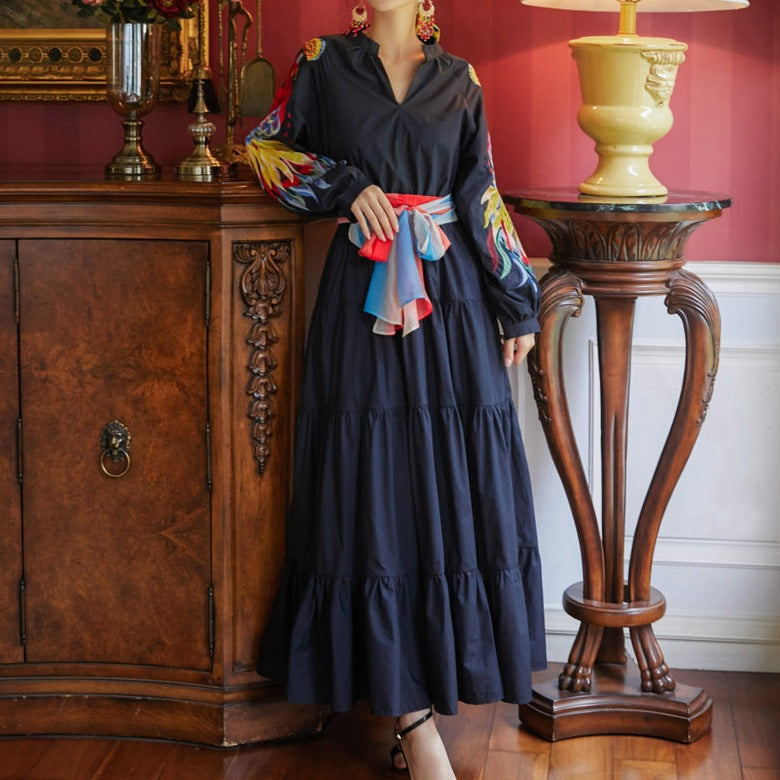 Rochie Napola bleumarin cu maneci bufante si detalii florale brodate