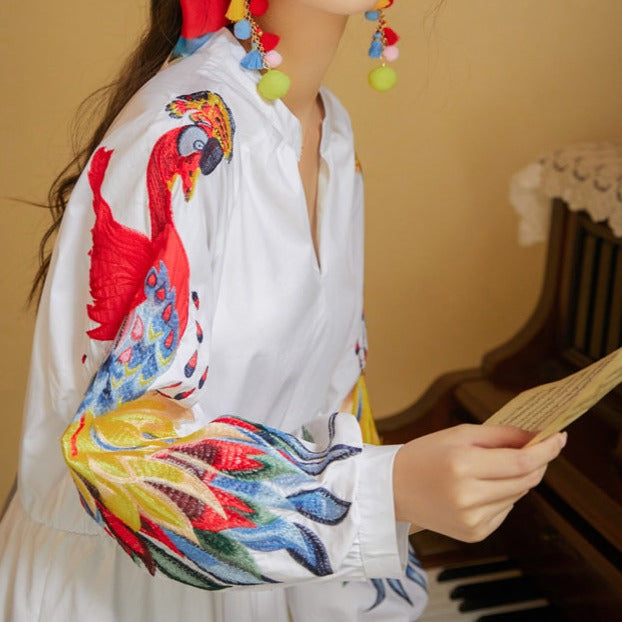 Rochie Napola alba cu maneci bufante si detalii florale brodate