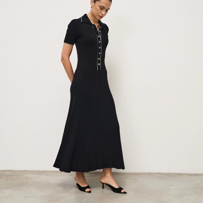Rochie Ella neagra cu guler polo din tricot reiat
