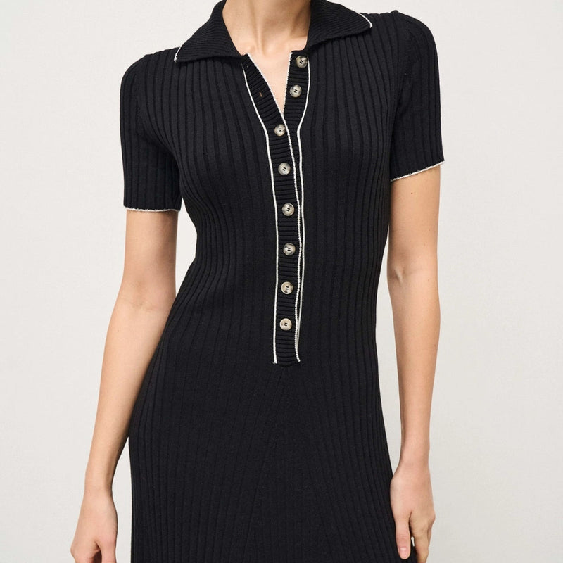 Rochie Ella neagra cu guler polo din tricot reiat