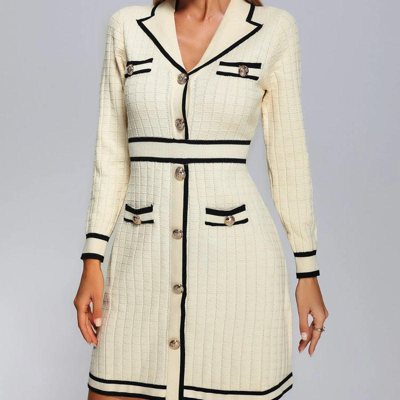 Rochie Clarissa crem din tricot cu decolteu in V si nasturi functionali