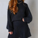 Set tricotat Frida - compus din bluza si fusta cu pliuri