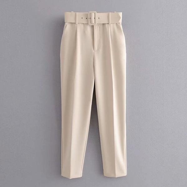 Pantaloni Stezzia crem conici accesorizati cu o curea