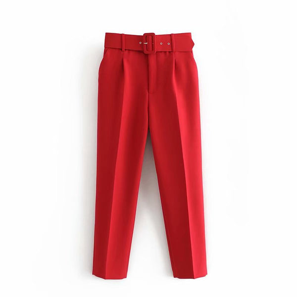 Pantaloni Stezzia rosii conici accesorizati cu o curea
