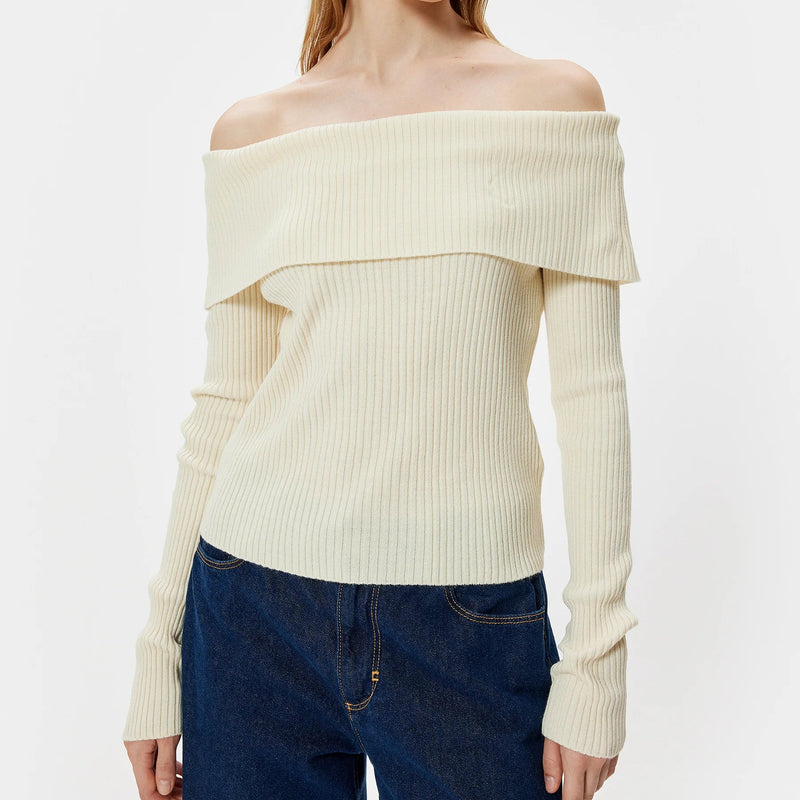 Bluza Unnoa din tricot cu decolteu barcuta cu umeri goi