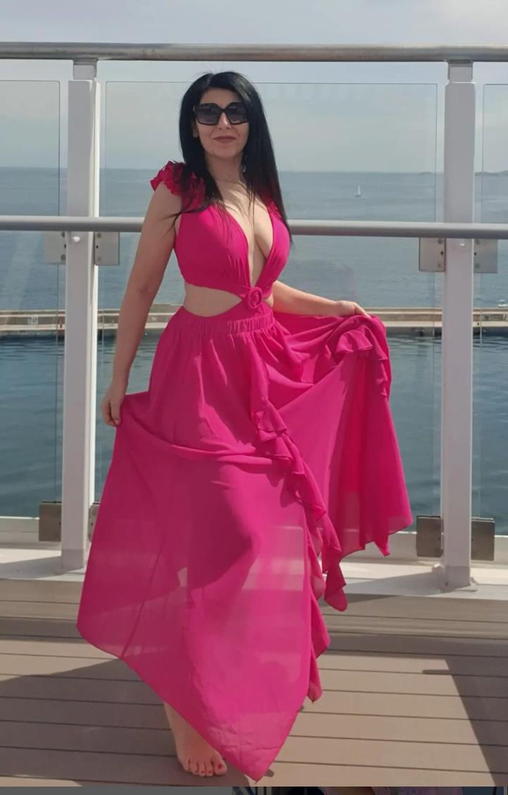 Set Minda roz compus din costum de baie si fusta lunga vaporoasa