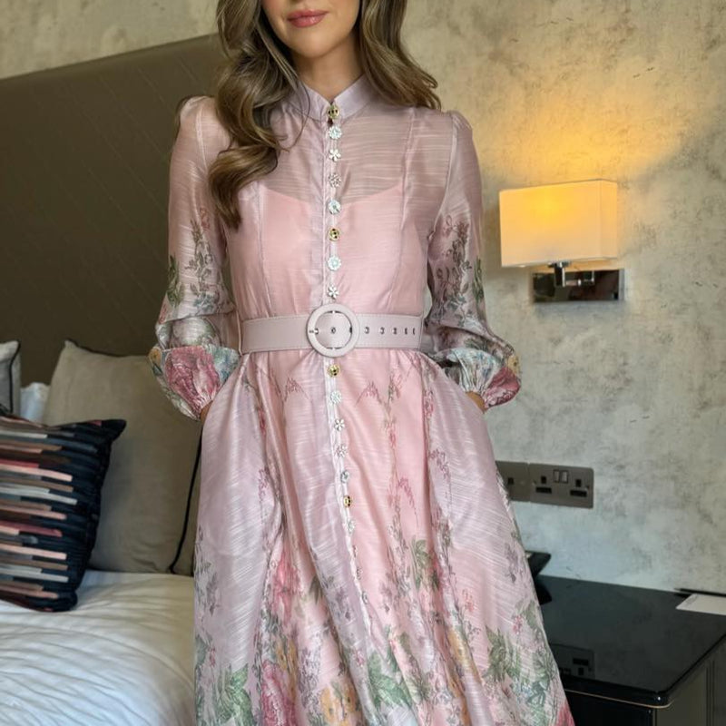 Rochie Rania roz cu imprimeu floral si curea accesorizata