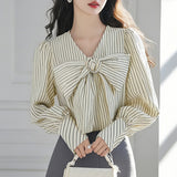 Bluza Darla cu funda si maneci bufante