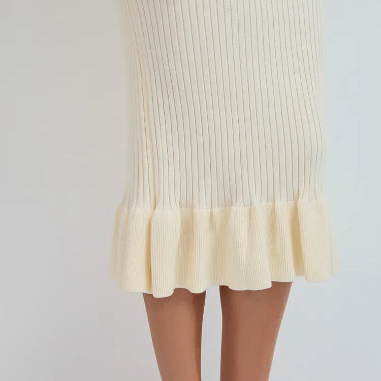 Rochie Asimera crem din tricot cu guler lat si nasturi perlute