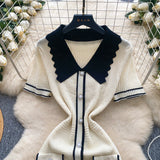 Rochie Eranthe crem din tricot cu guler lat si nasturi decorativi