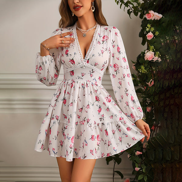 Rochie Lorela rosie cu imprimeu floral si detalii din dantela