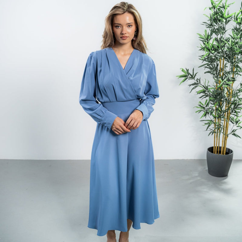 Rochie midi Fosetta albastra cu decolteu petrecut