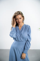Rochie midi Fosetta albastra cu decolteu petrecut