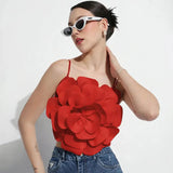 Top Hadley rosu cu bretele si floare tridimensionala