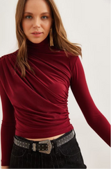 Bluza Lia cu guler inalt, detaliu drapat