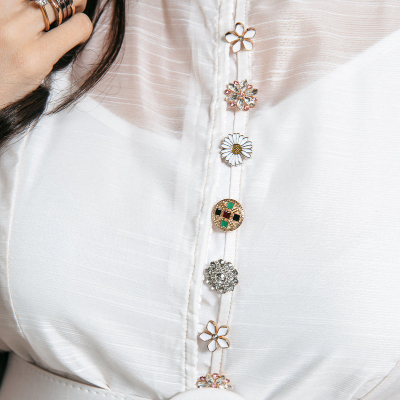 Rochie Rania alba cu imprimeu floral si curea accesorizata