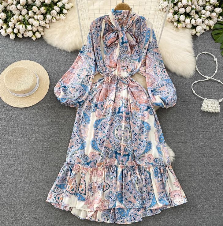 Rochie Serdina albastra cu imprimeu floral si snur in talie
