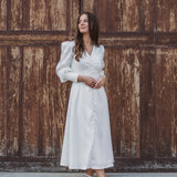 Rochie Madira alba cu nasturi imbracati si talie accentuata