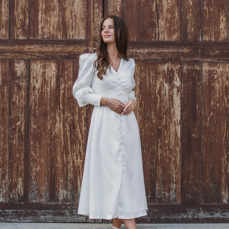 Rochie Madira alba cu nasturi imbracati si talie accentuata