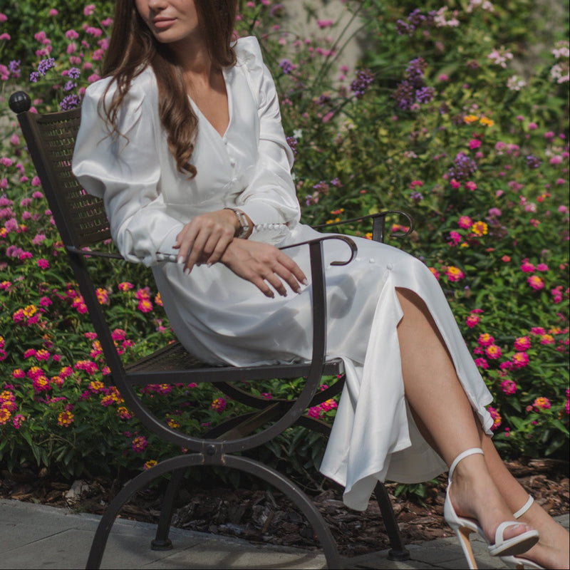 Rochie Madira alba cu nasturi imbracati si talie accentuata