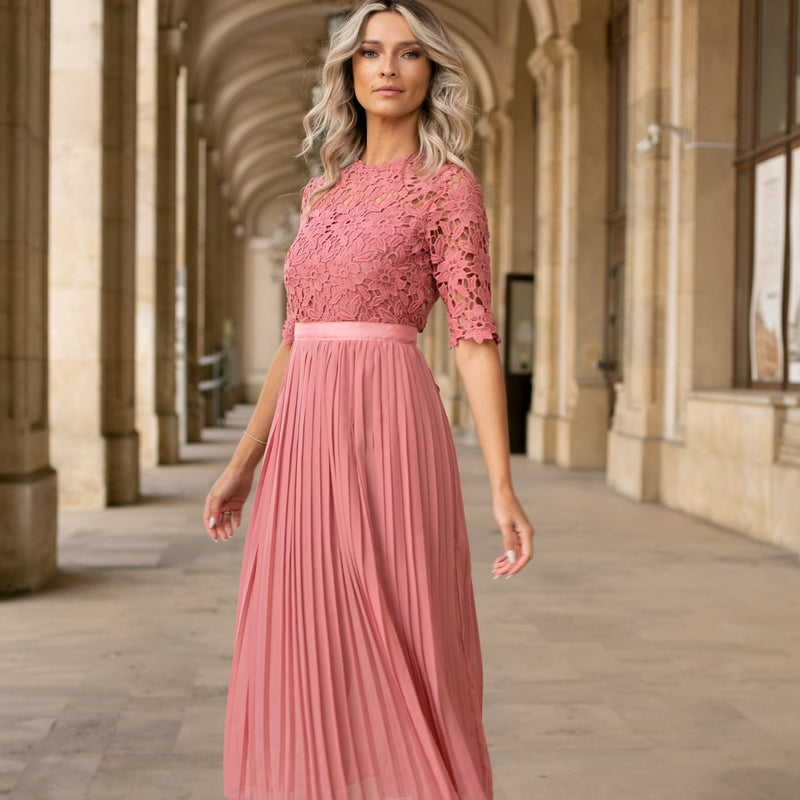 Rochie Loralis roz din dantela brodata si pliuri