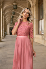 Rochie Loralis roz din dantela brodata si pliuri