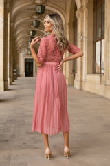 Rochie Loralis roz din dantela brodata si pliuri