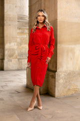 Rochie Heness alba cu nasturi si cordon accesorizat