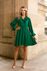 Rochie Nicolette neagra plisata cu volanase la mansete