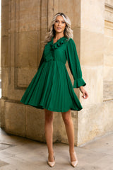 Rochie Nicolette verde plisata cu volanase la mansete
