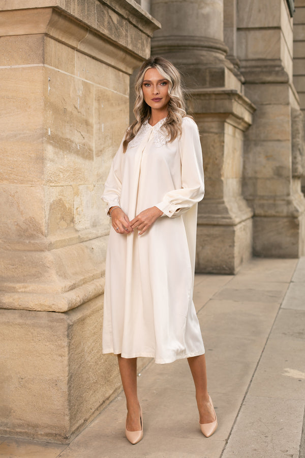 Rochie Uya crem cu guler din dantela