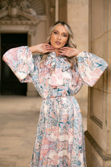 Rochie Serdina albastra cu imprimeu floral si snur in talie