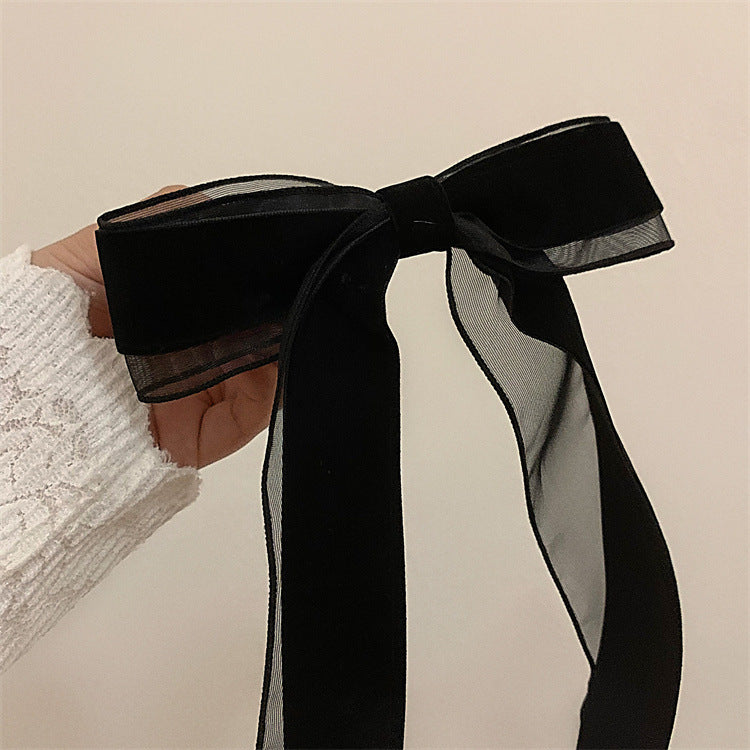 Agrafa de par tip funda din catifea cu margini din organza