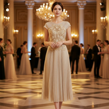 Rochie Russina plisata cu broderie florala