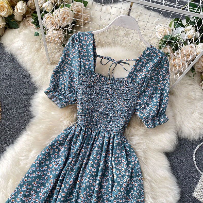 Rochie Danisha verde deschis cu imprimeu floral, decolteu patrat si maneci scurte, bufante