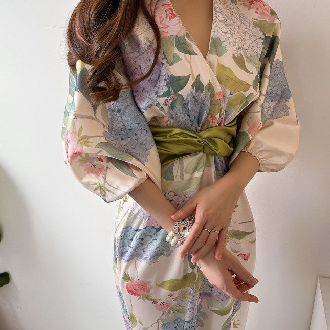 Rochie Aletta cu imprimeu floral si maneci bufante