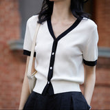 Tricou Amilda din tricot reiat cu decolteu in V