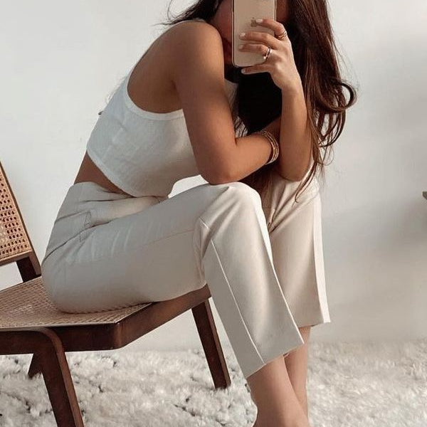 Pantaloni Jemma crem cu talie inalta, croiala conica si pense