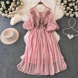 Rochie Capella plisata, cu maneci tip clopot si broderie florala