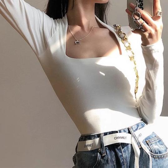 Bluza Sorre alba cu decolteu patrat si croi mulat