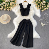 Set Anissa compus din top si pantaloni scurti