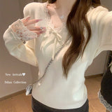 Bluza Yulia cu decolteu in V si terminatii din dantela