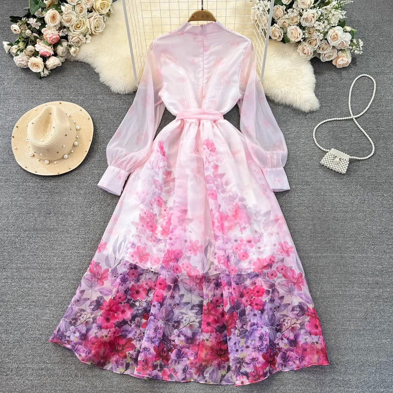 Rochie Finesse roz cu imprimeu floral si nasturi eleganti
