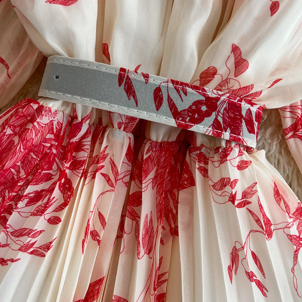 Rochie Ruia rosie cu detalii florale si curea accesorizata