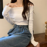 Bluza Unnoa din tricot cu decolteu barcuta cu umeri goi