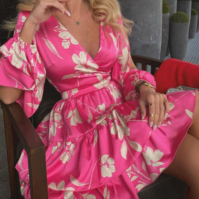 Rochie Elisheva cu imprimeu floral si decupaj la maneci